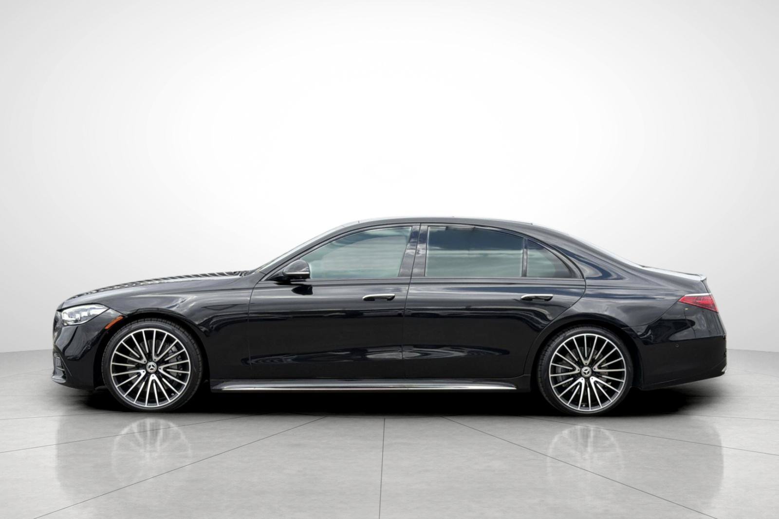 Used 2023 Black Mercedes-Benz S 580 image 32