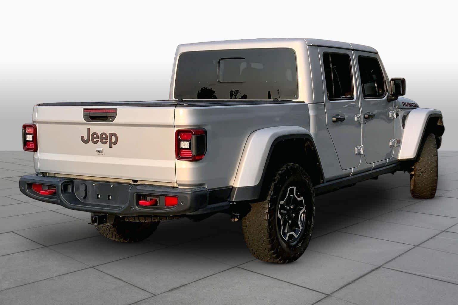 Used 2022 Silver Zynith Clearcoat Jeep Rubicon image 13