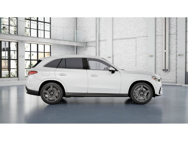 New 2027 MANUFAKTUR Moonlight White Metallic Mercedes-Benz GLC 300 image 2