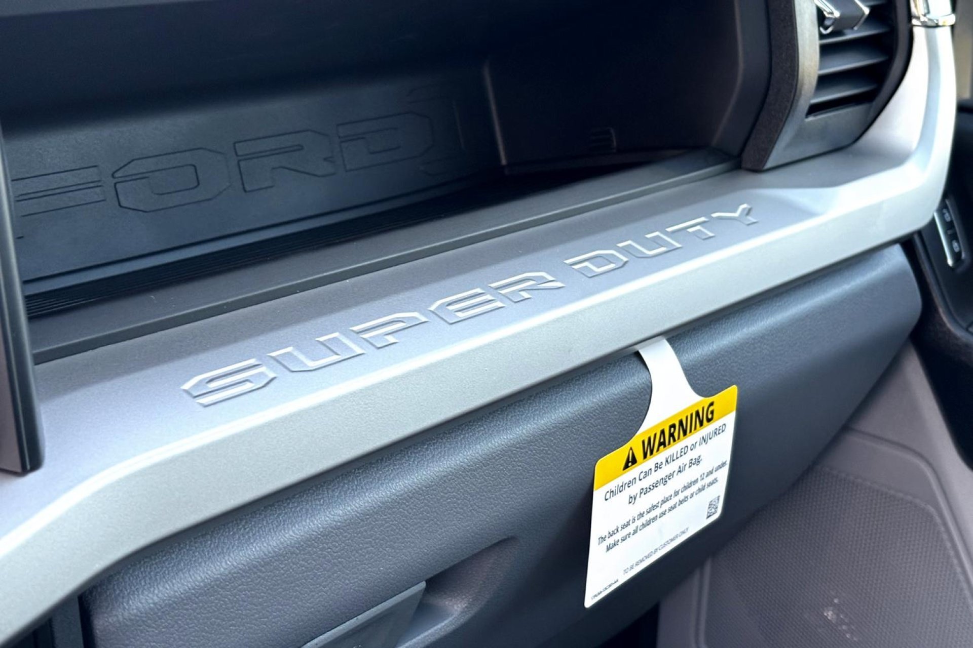 New 2025 Oxford White Ford XL image 23