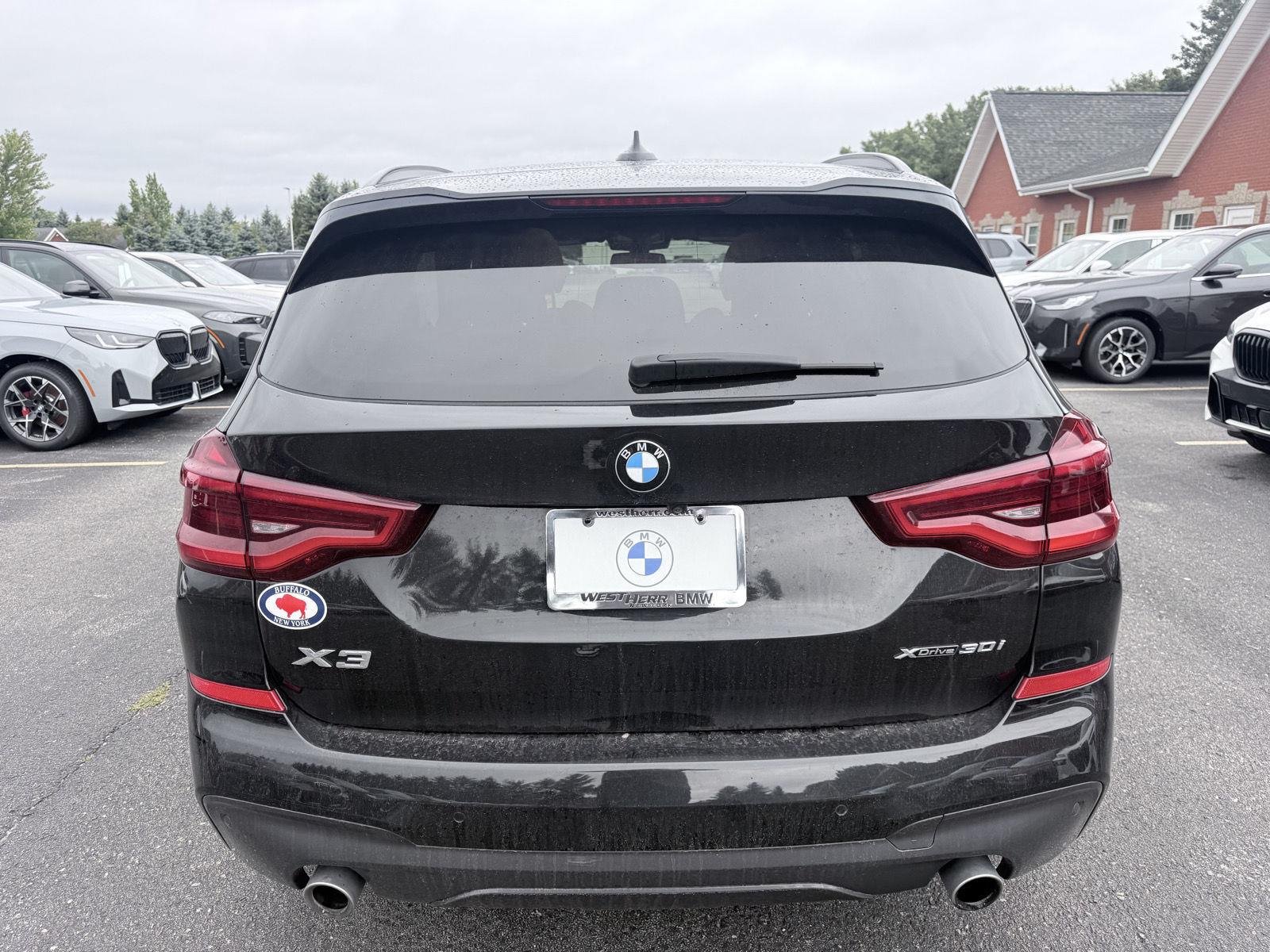 Used 2020 Black Sapphire Metallic BMW xDrive30i image 6