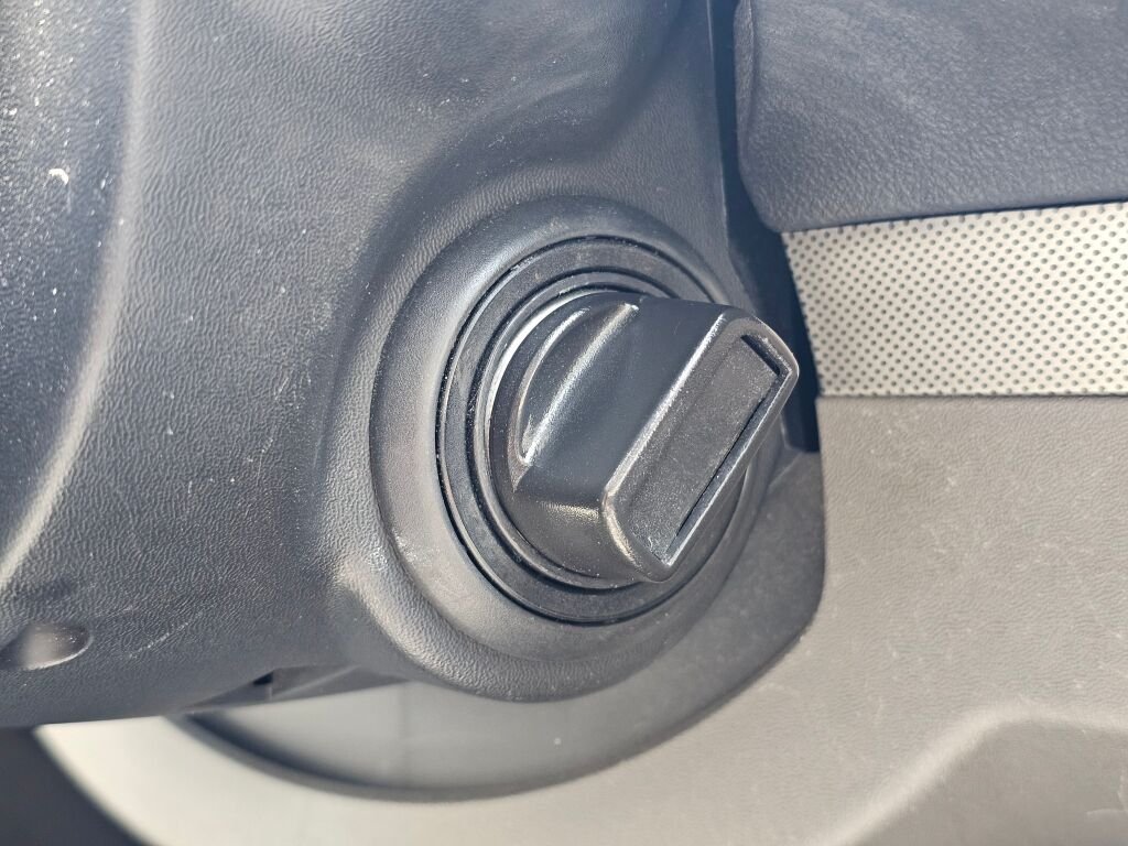 Used 2007  Nissan 2.0 image 22