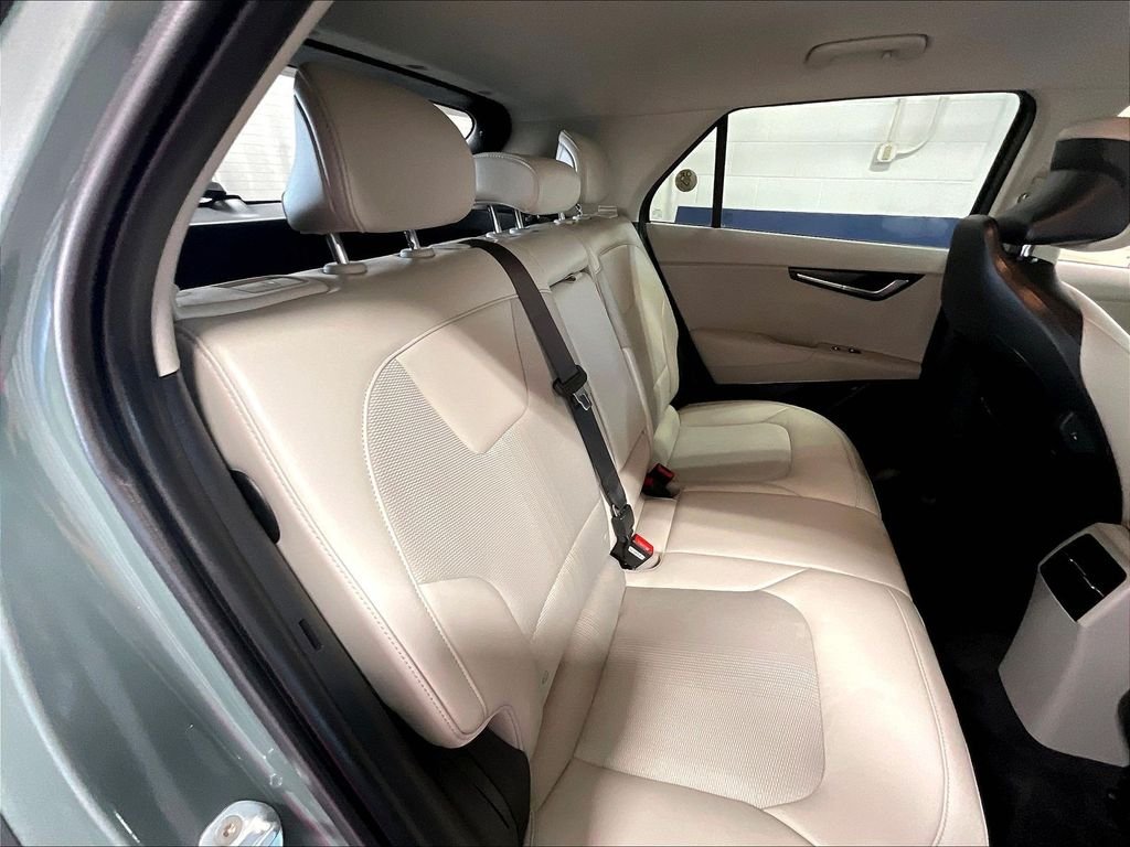 Used 2023 Green Kia Wind image 16