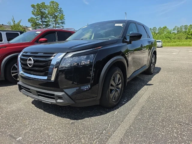 2024 Nissan Pathfinder S