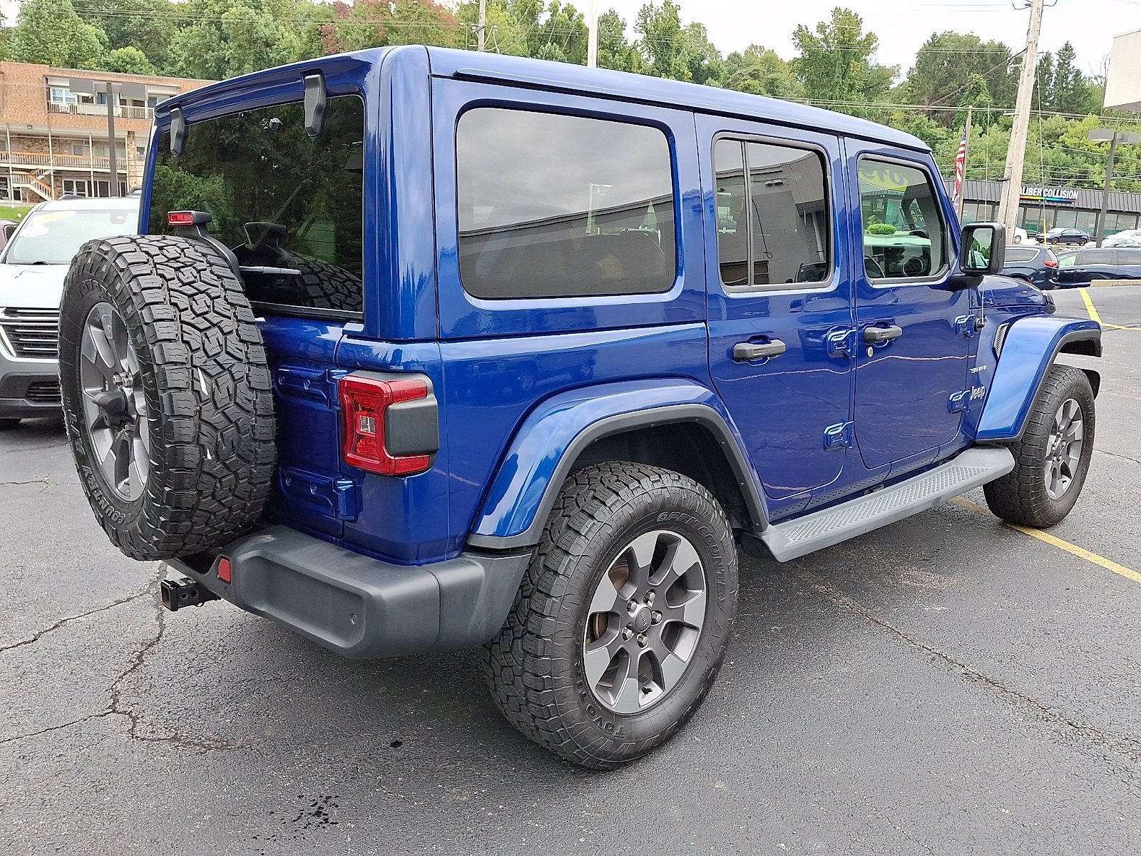 Certified Used 2019 Ocean Blue Metallic Clearcoat Jeep Sahara image 6