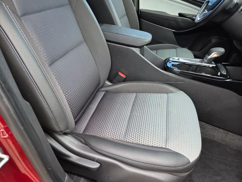 Used 2025 Red Chevrolet LT image 27