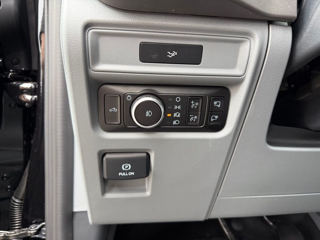New 2026 Agate Black Metallic Ford XLT image 7