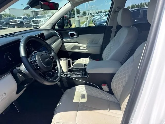 Used 2023 White Kia SX Prestige image 7