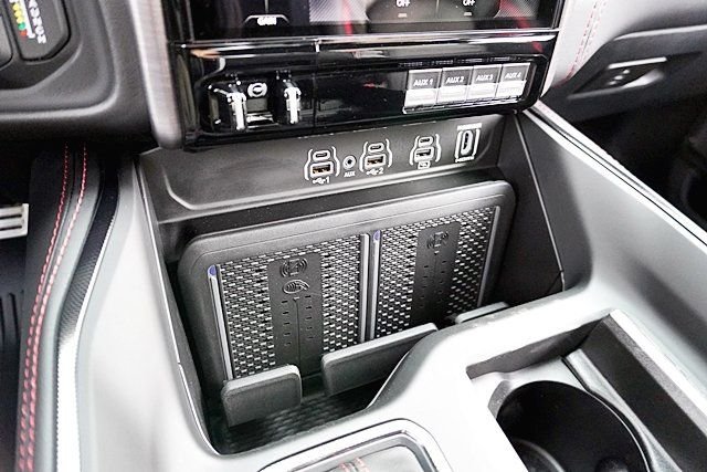 New 2026 Diamond Black Crystal Pearl-Coat Exterior Paint RAM RHO image 35