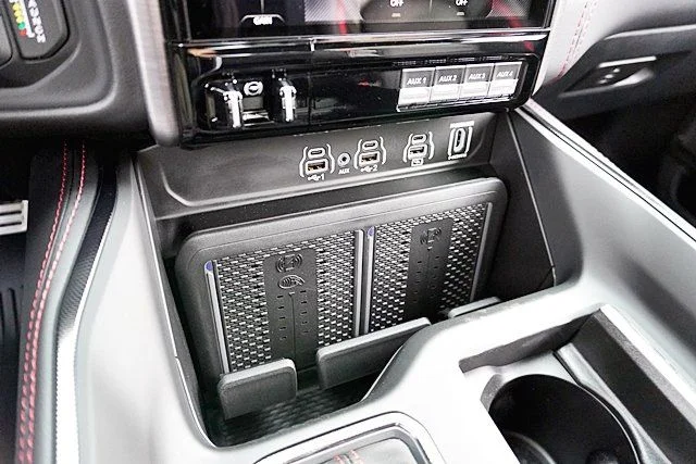 New 2026 Diamond Black Crystal Pearl-Coat Exterior Paint RAM RHO image 35