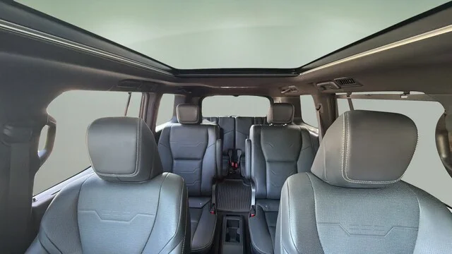 Used 2025 Mica Lexus 550 Luxury+ image 9