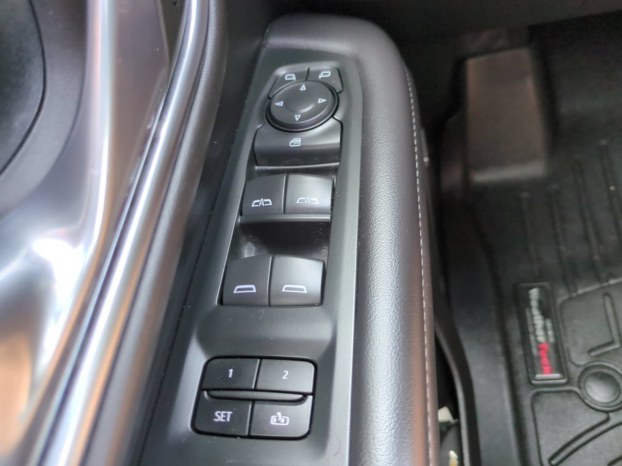 Used 2021 Shadow Gray Metallic Chevrolet Z71 image 22