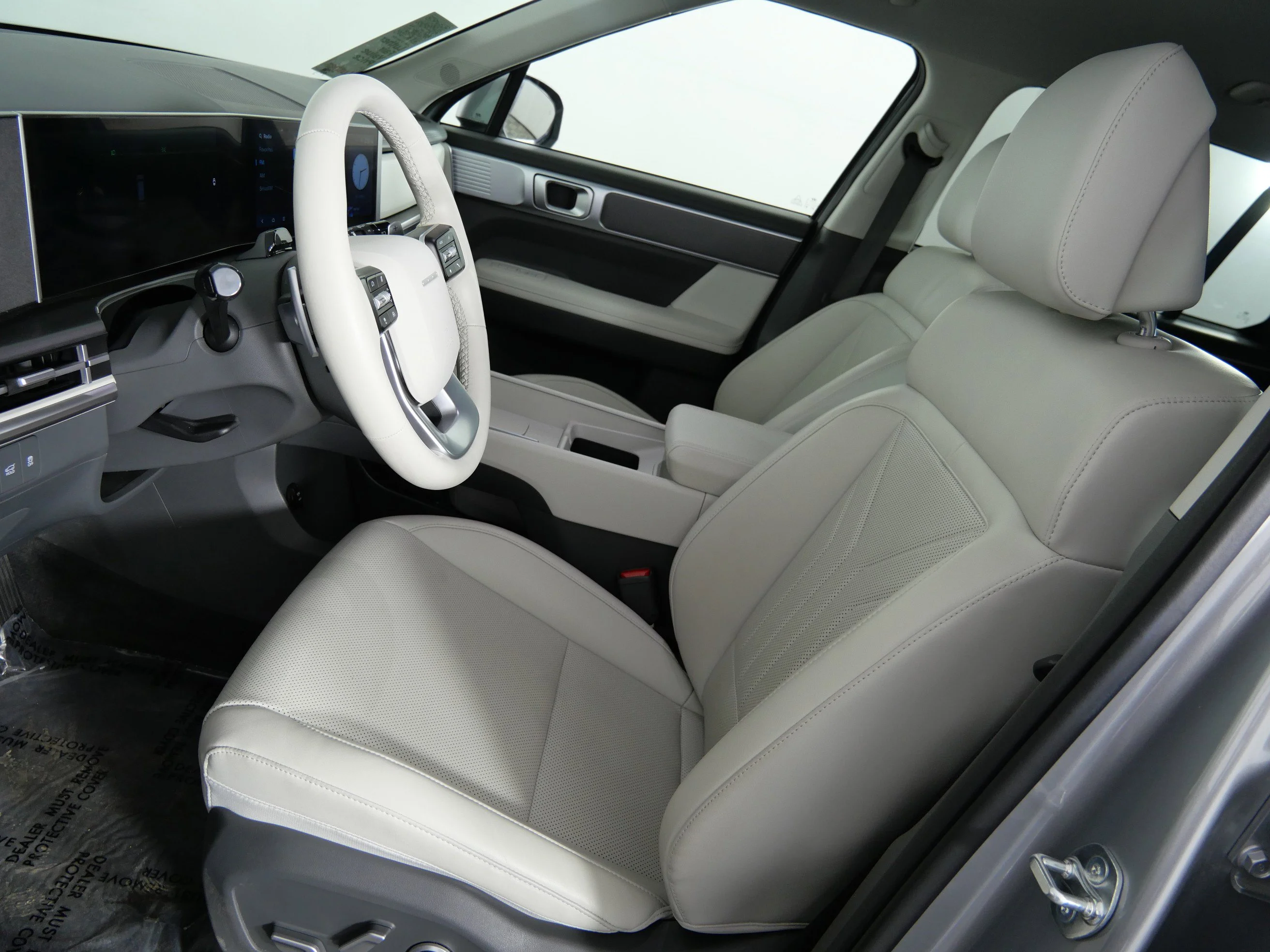 Used 2025 Shimmering Silver Hyundai SEL image 21