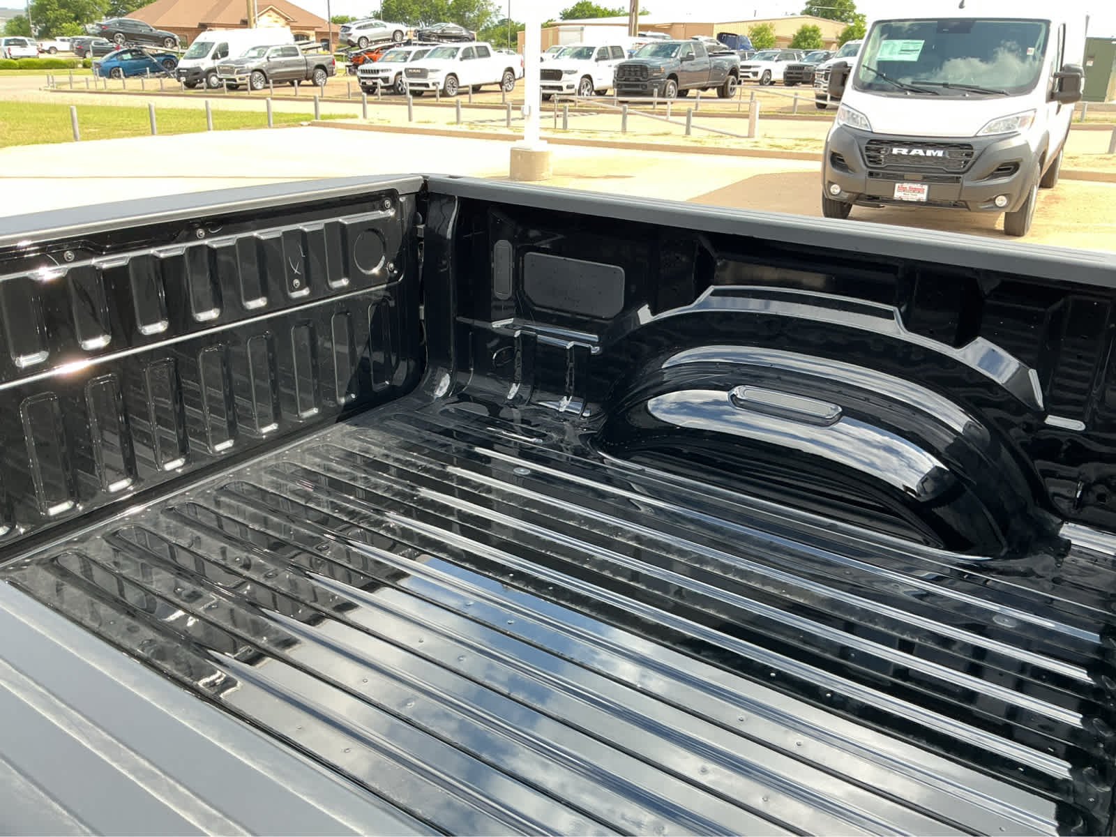 New 2026 Diamond Black Crystal Pearl-Coat Exterior Paint RAM Lone Star image 7