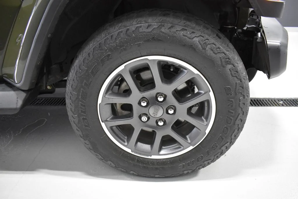 Used 2021 Green Jeep Overland image 10