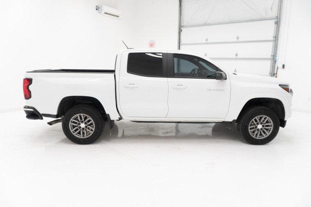 Used 2023 Summit White Chevrolet 2WD LT image 4