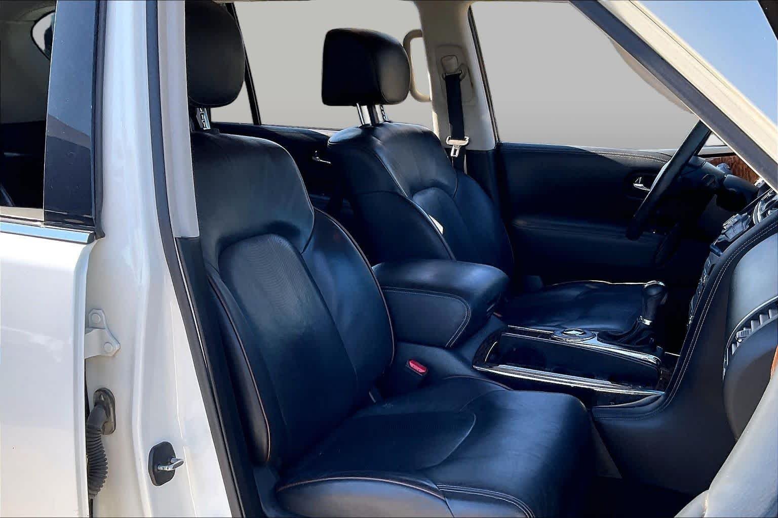 Used 2017 Pearl White Nissan Platinum image 8