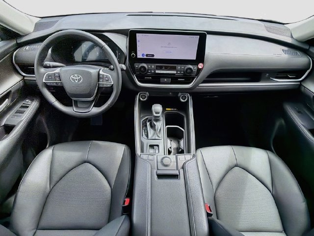 Used 2026 Pearl Toyota XLE image 15