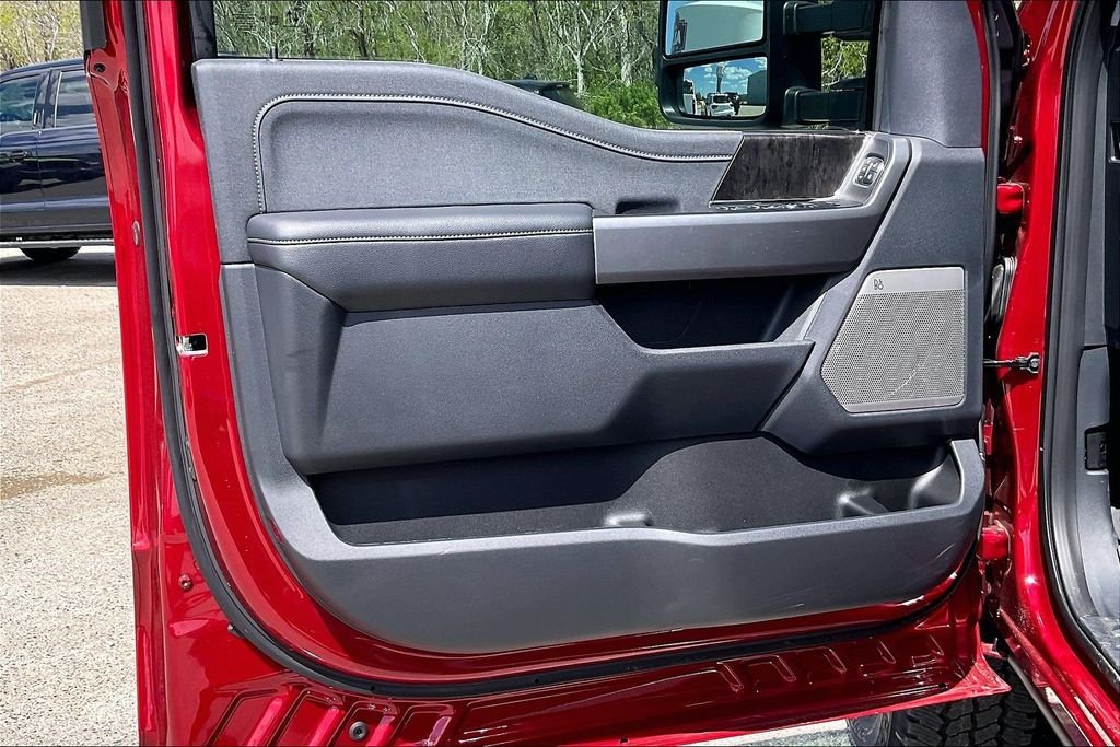 New 2026 Ford Super Duty F-250 Lariat 4D Crew Cab