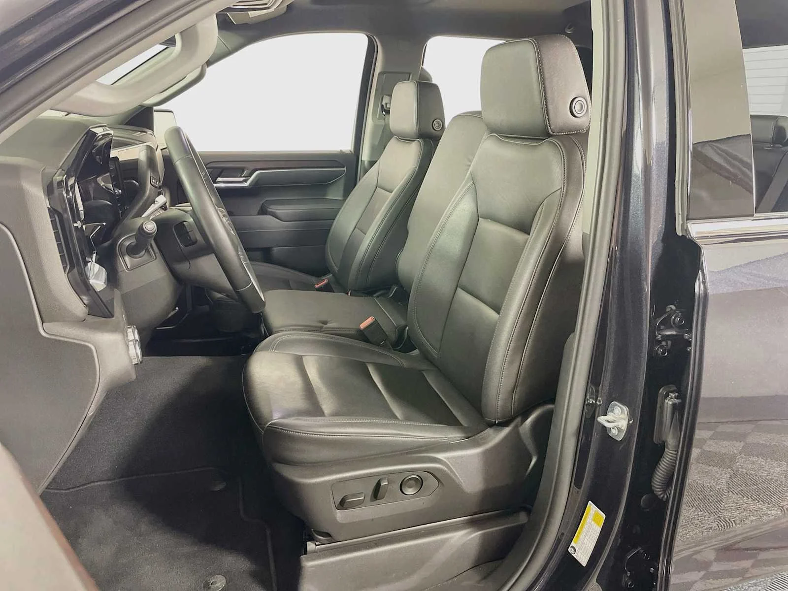 Used 2026 Titanium Rush Metallic GMC SLT image 19