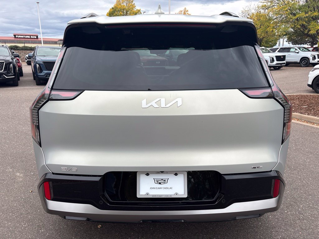 Used 2024 White Kia GT-Line image 4