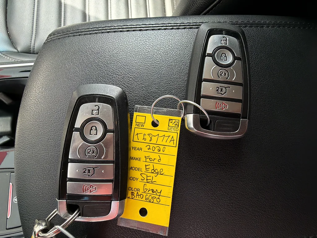 Used 2020 Gray Ford SEL image 35