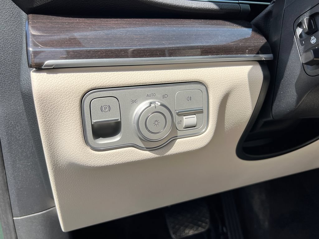 New 2026 MANUFAKTUR Ireland Mid Green Metallic Mercedes-Benz GLE 450 image 52