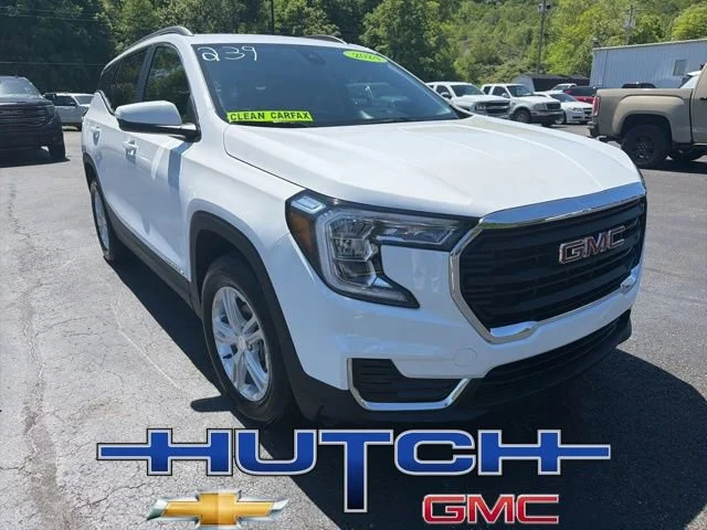 Used 2024 Summit White GMC SLE image 2