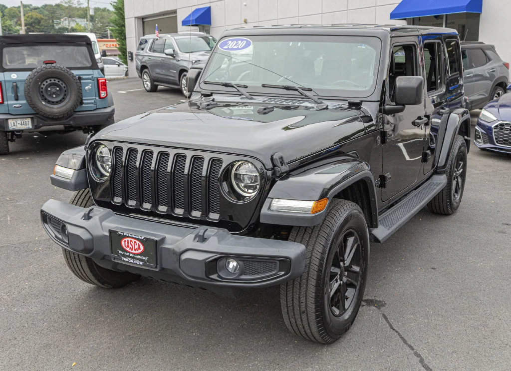 Used 2020 Black Jeep Unlimited Sahara Altitude image 2