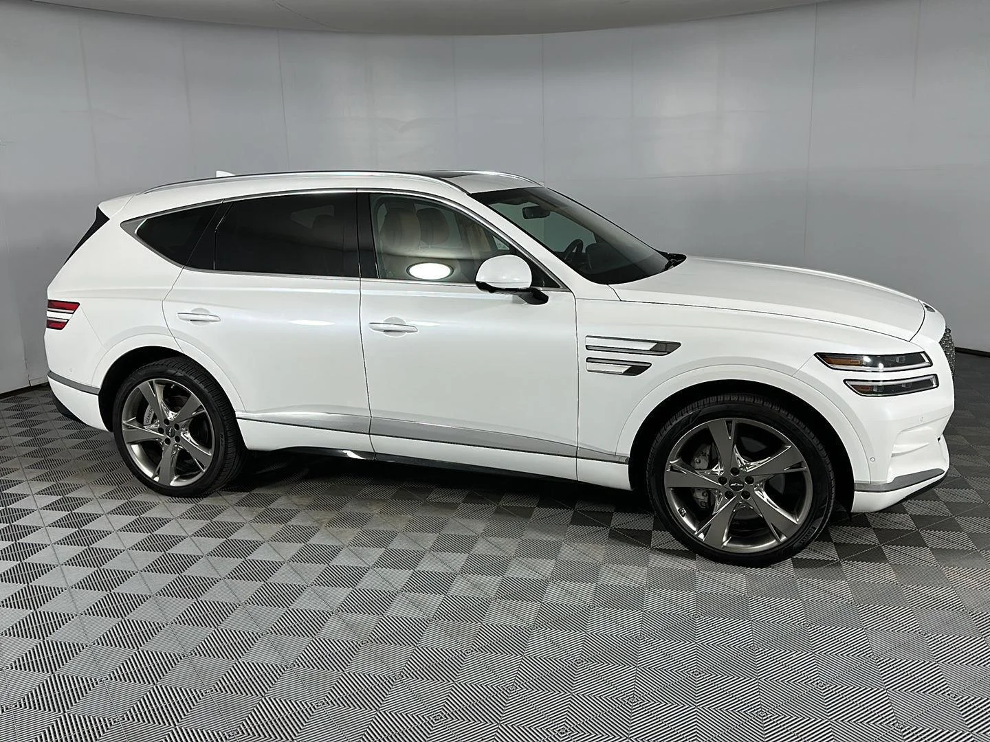 Used 2023 Uyuni White Genesis 2.5T image 30
