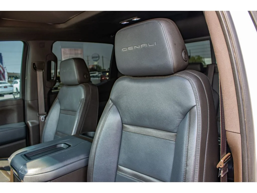 Used 2021 White Frost Tricoat GMC Denali image 32