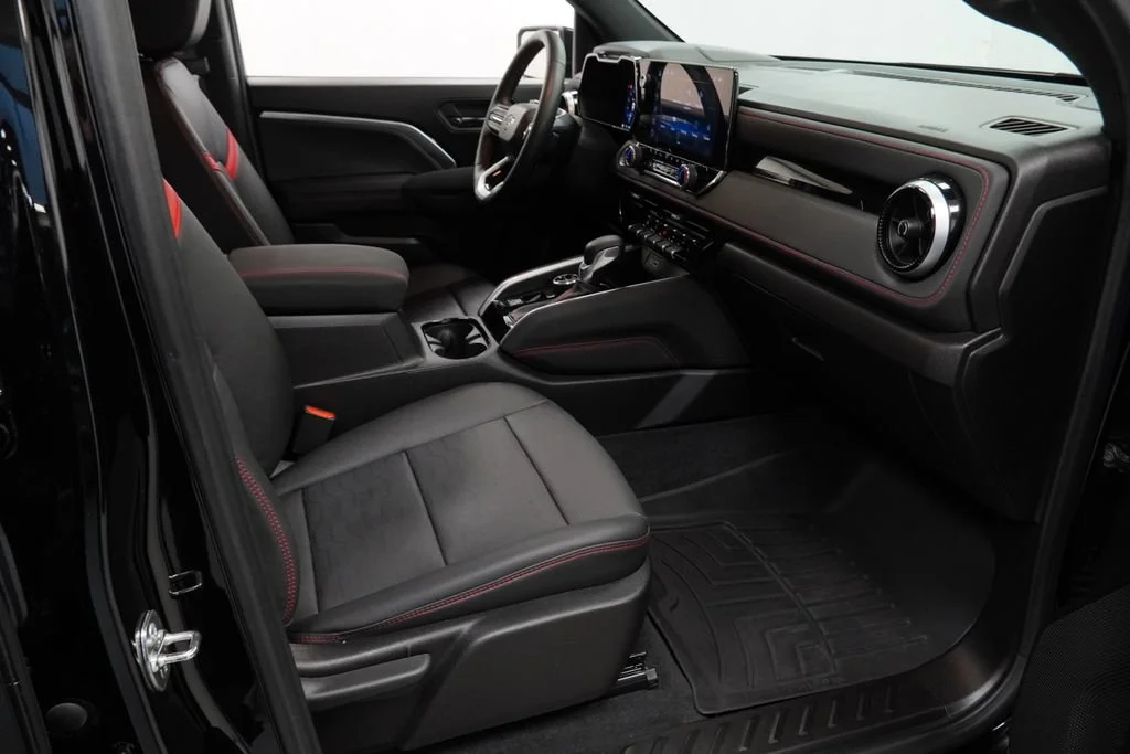 Used 2024 Black Chevrolet Z71 image 29