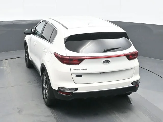 Used 2022 White Kia LX image 10