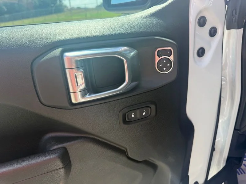 Used 2024 White Jeep Willys 4xe image 18