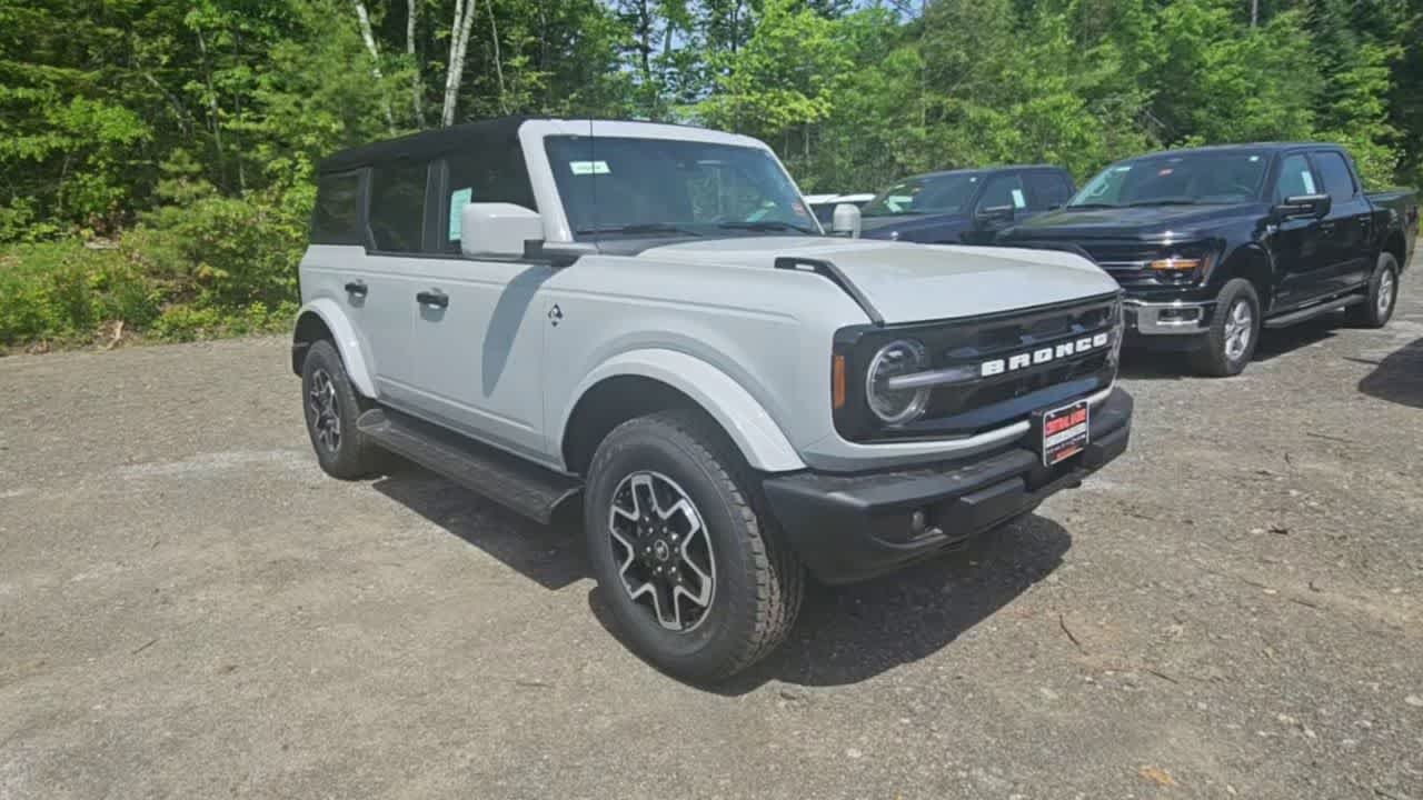 New 2026 Avalanche Gray Ford Outer Banks image 2