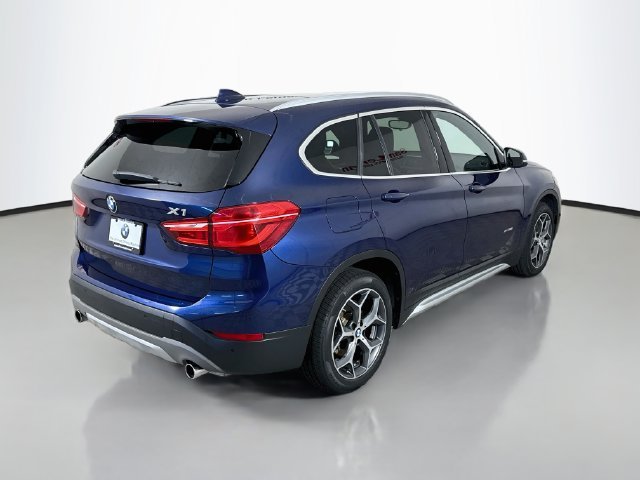 Used 2018 Blue Metallic BMW xDrive28i image 7
