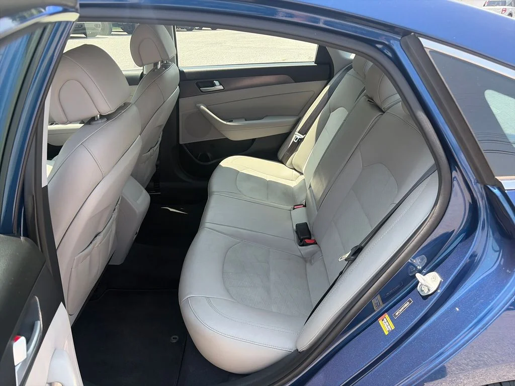 Used 2015 Blue Hyundai Sport image 24