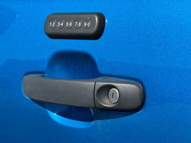 Used 2021 Blue Ford XL image 9