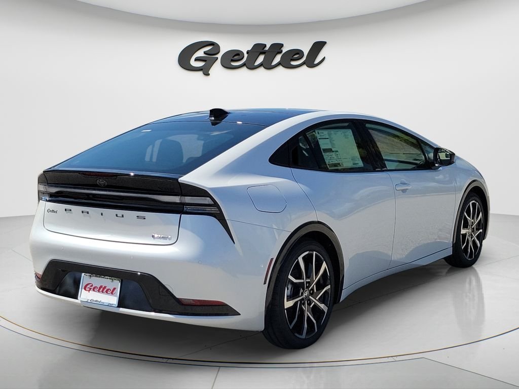 New 2026 Wind Chill Pearl <sup>1</sup> Toyota  XSE image 5