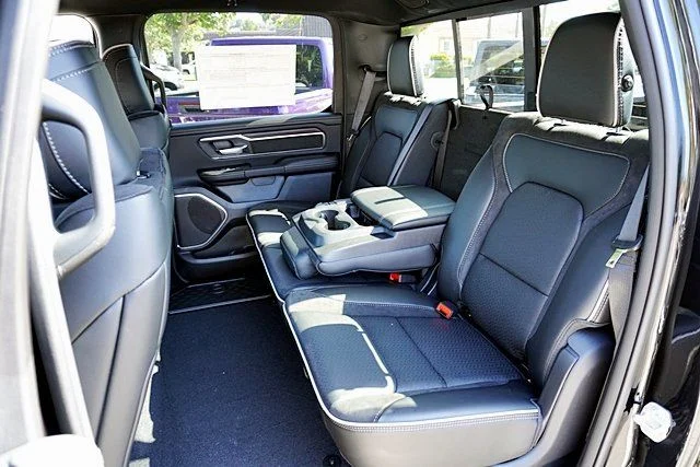 New 2026 Diamond Black Crystal Pearl-Coat Exterior Paint RAM Laramie image 22