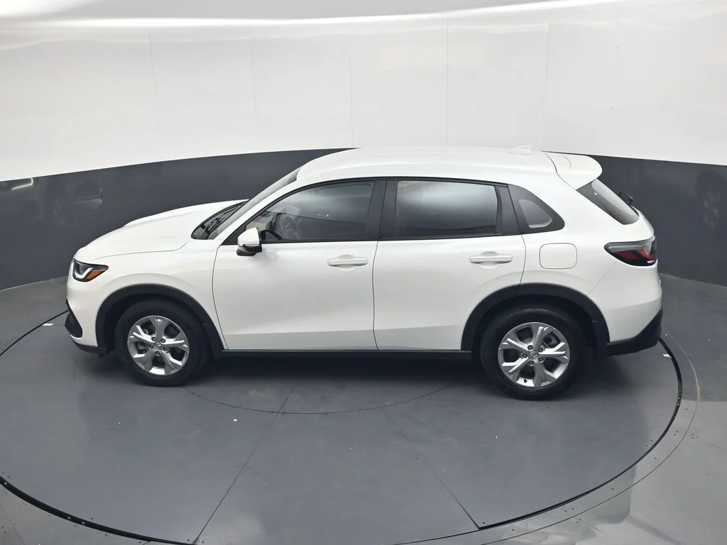 Used 2023 Platinum White Pearl Honda LX image 24