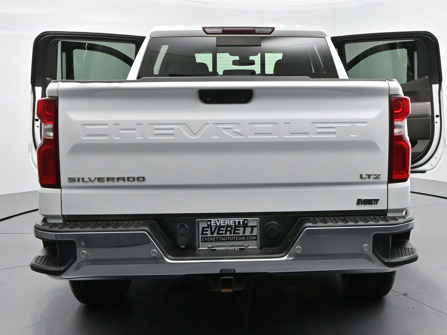 Used 2021 SUMMIT WHITE Chevrolet LTZ image 42