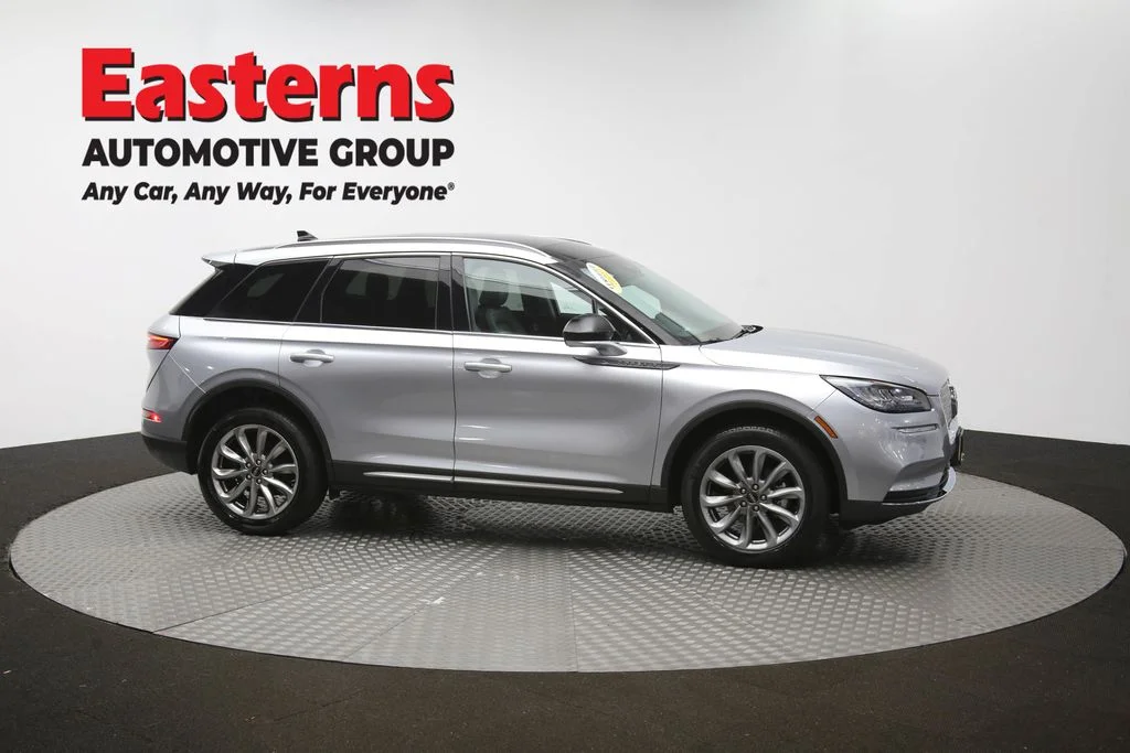 Used 2022 Silver Lincoln Standard image 48