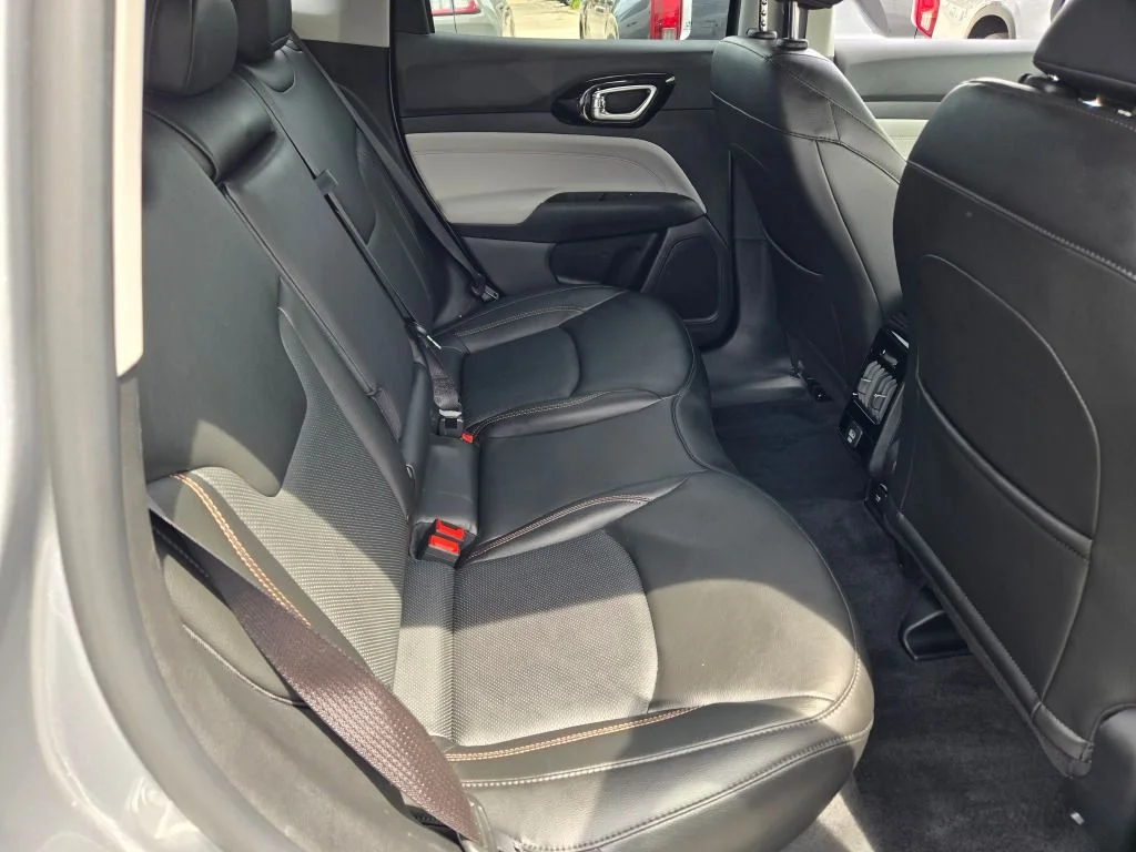 Used 2022 Silver Jeep Limited image 10