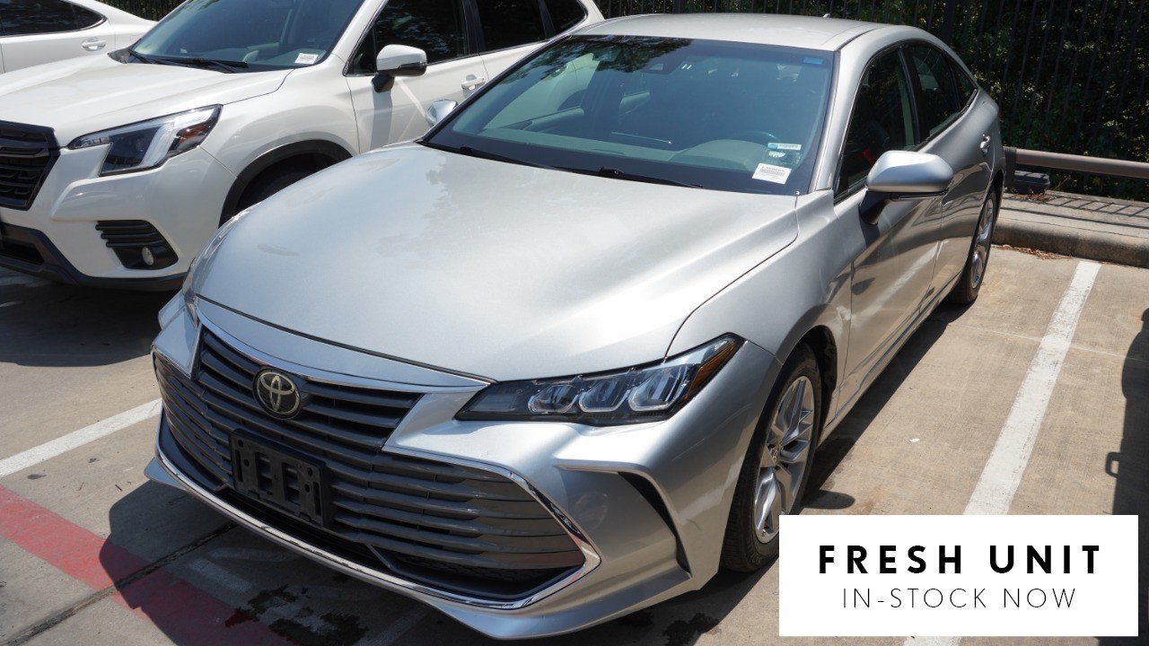 Used 2022 Silver Toyota XLE image 1