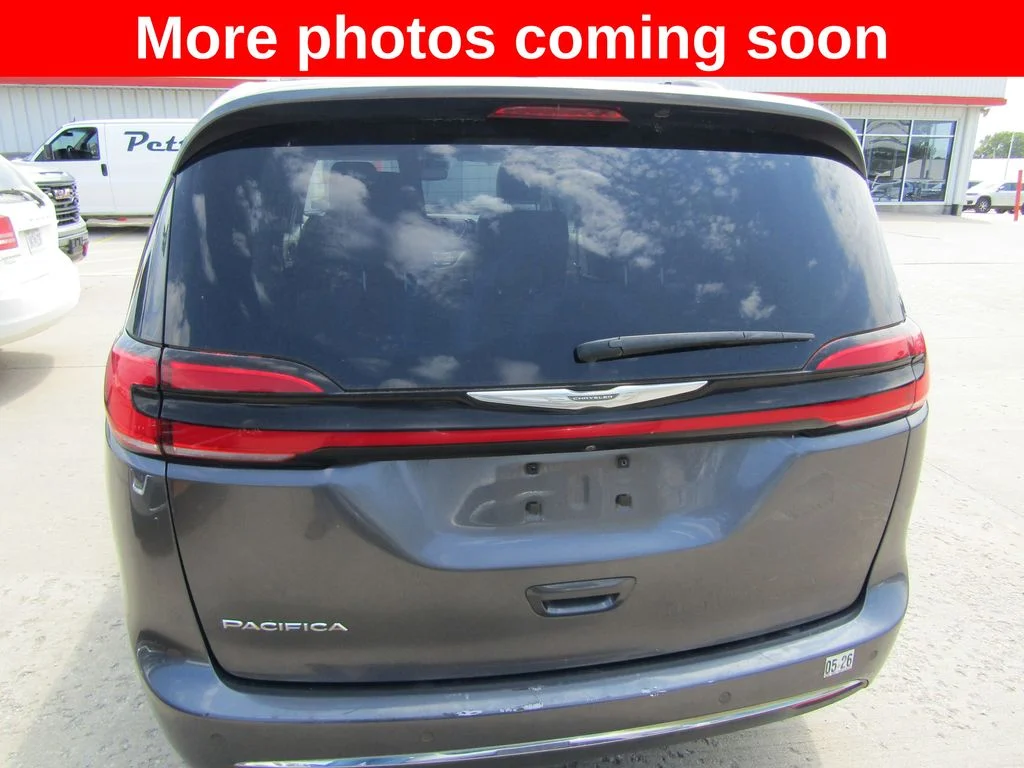 Used 2021 Gray Chrysler Touring L image 4