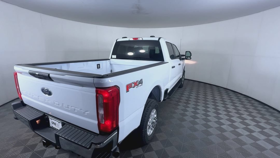 New 2026 Oxford White Ford XLT image 8
