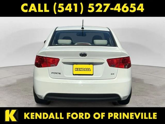 Used 2010 White Kia EX image 4