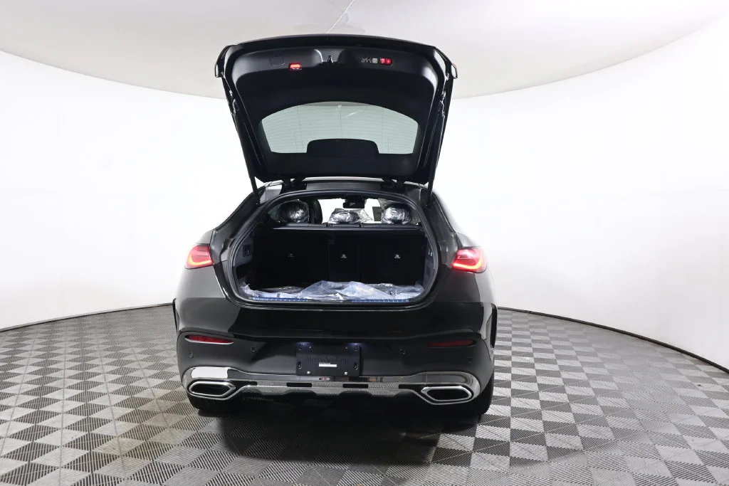 New 2027 Black Mercedes-Benz GLC 300 Coupe image 32