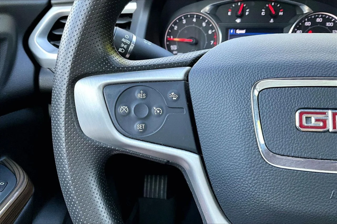 Used 2023 Black GMC SLE image 28